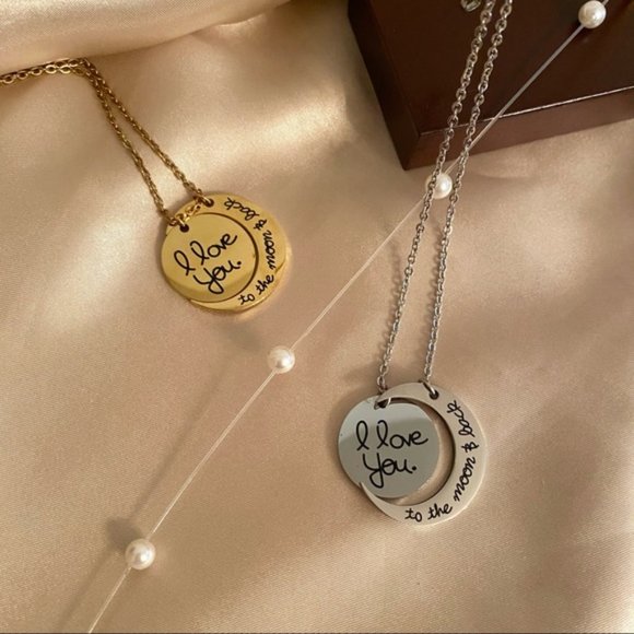I Love you to the moon and back Necklace - Picture 2 of 8
